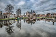 De kleine binnenhaven van Workum, Friesland weerspiegeld in het water. par Harrie Muis Aperçu