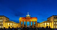 Das Brandenburger Tor in einer besonderen Beleuchtung, anlässlich eines Lichterfestes in Berlin. von Frank Herrmann Miniaturansicht