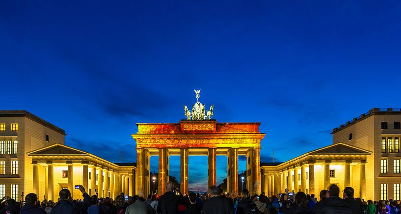 Das Brandenburger Tor in einer besonderen Beleuchtung, anlässlich eines Lichterfestes in Berlin. von Frank Herrmann