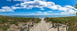 Zeilboten, strandstoelen, Parnorama strand in Thiessow op Rügen