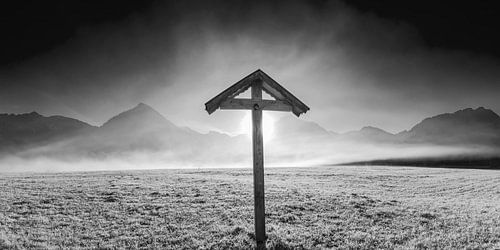 Veldkruis met Christusfiguur, Allgäu, Beieren, Duitsland