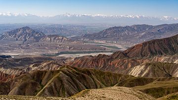 Panorama vanaf Toguz Toro Pas Kirgizstan van Daan Kloeg