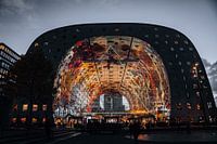 La halle du marché dans l'esprit de Noël