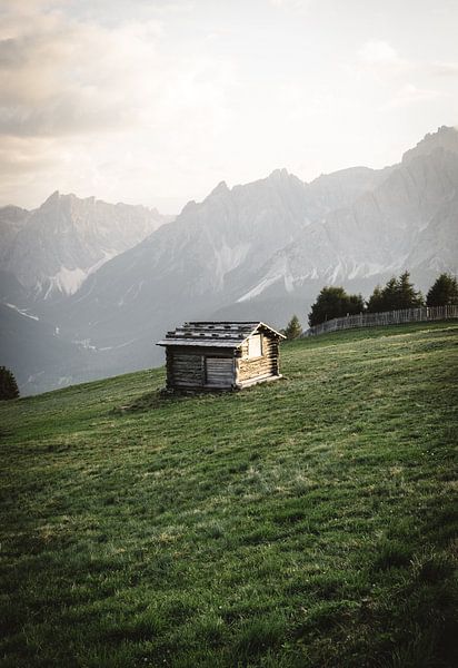 Einsame Hütte in den Dolomiten von Albert Roams