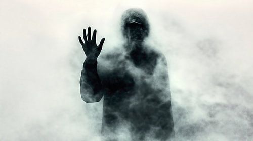 L'homme mystérieux de la fumée