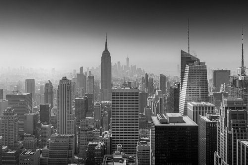 Uitzicht vanaf Top of the Rock in Zwart en Wit richting Empire State Building