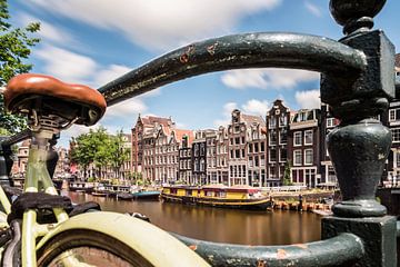 Amsterdam, Singel: een typisch grachtenplaatje. van Renzo Gerritsen