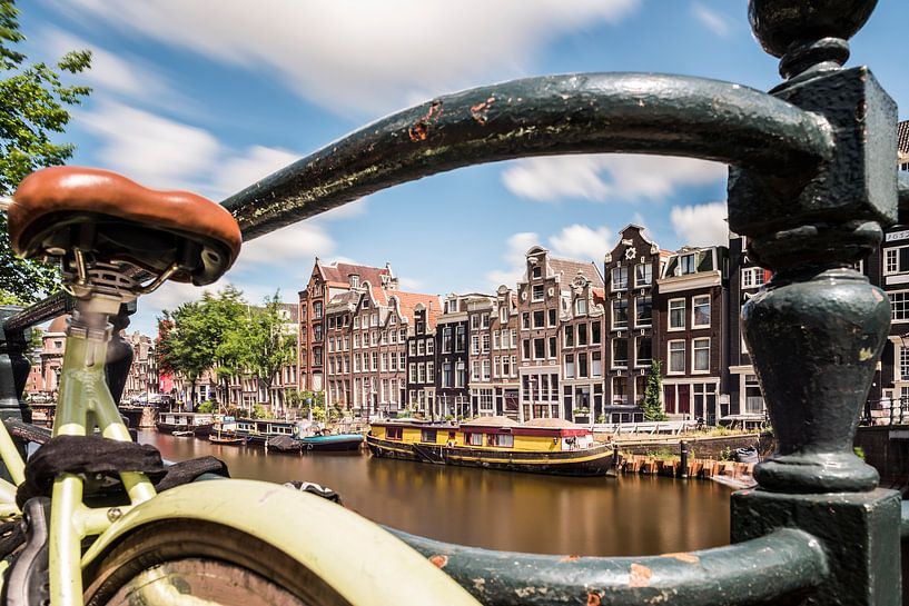Amsterdam, Singel: een typisch grachtenplaatje. van Renzo Gerritsen