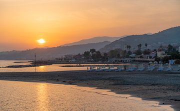 Zonsondergang in Santo Stefano al Mare van Achim Prill