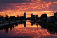 Le canal de la ville du coucher du soleil à Eindhoven par Mitchell van Eijk Aperçu