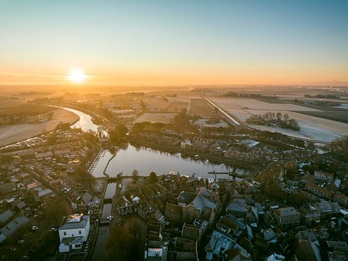Blokzijl winterse luchtfoto tijdens zonsondergang