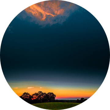 Sundown with cloud van Holger Debek