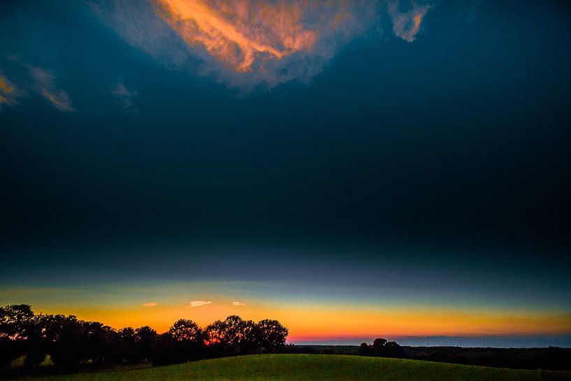 Sonnenuntergang mit Wolke van Holger Debek