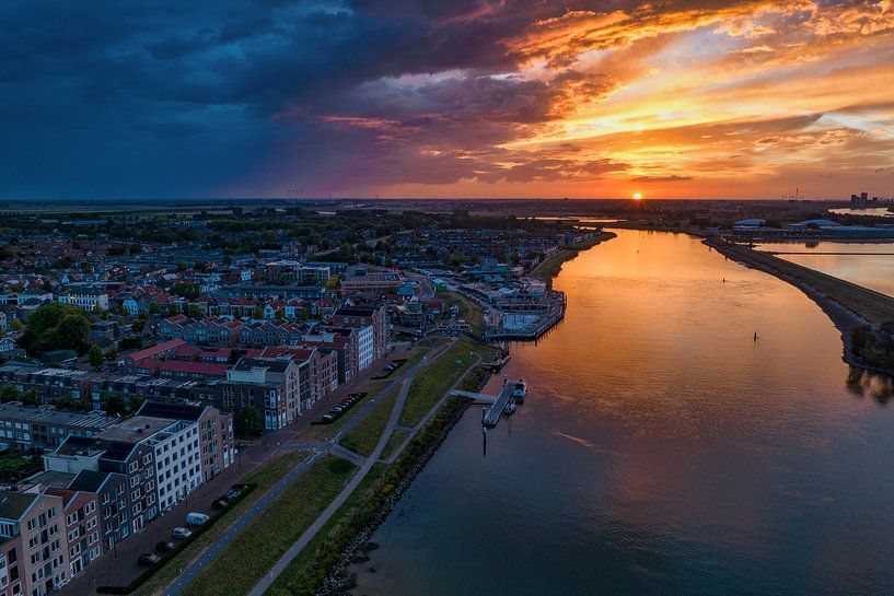 Sunset over Oud-Beijerland by Vivo Fotografie