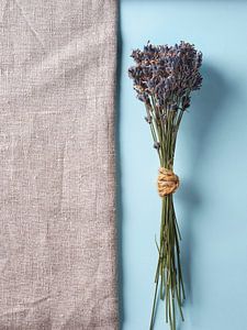 Lavande sur toile de jute et bleu