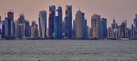 Doha Qatar skyline in de namiddag