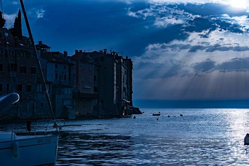 Rovinj kust in blauw