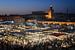Menschen und Imbiss Stände am Abend auf dem Jema el Fna in Marrakesch Marokko von Dieter Walther
