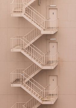 Escaliers Shinjuku Tokyo - Japon sur Marcel Kerdijk