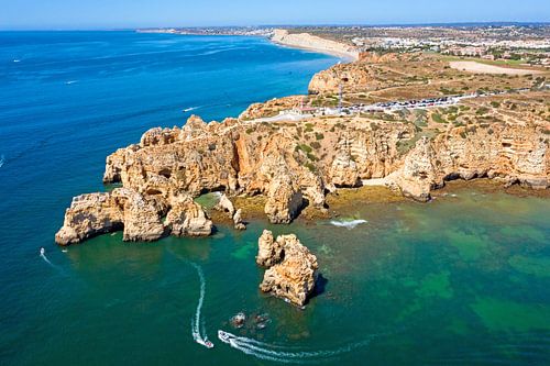 Luchtfoto van Ponte Piedade in de Algarve bij Lagos in Portugal
