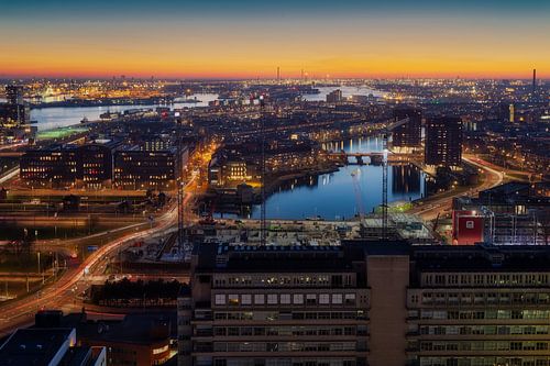 Rotterdam tijdens zonsondergang