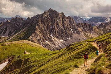 Hiking through the Tannheimer Valley by Rob Boon