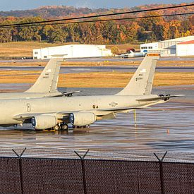 Twee U.S. Air Force Boeing KC-135 Stratotankers. van Jaap van den Berg