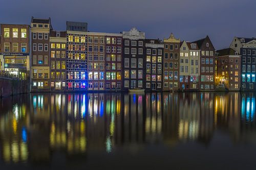 Damrak in Amsterdam in de avond - 3