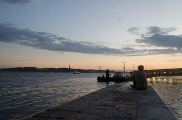 Zomerse avond in Lissabon van Jennifer Geerlings