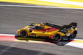 Ferrari-Hypercar in voller Fahrt von Rob Rollenberg