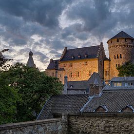 Kasteel Stolberg in het avondlicht – Middeleeuwse pracht boven de oude stad van Rolf Schnepp