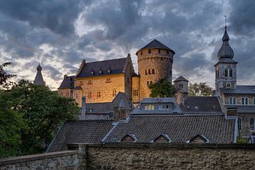 Kasteel Stolberg in het avondlicht – Middeleeuwse pracht boven de oude stad van Rolf Schnepp