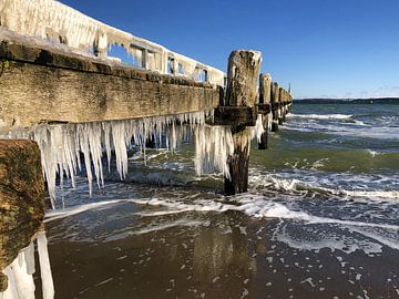 Icy wooden jetty