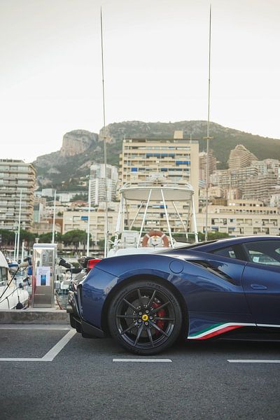 Ferrrari 488 Pista Piloti dans le port de Monaco par Joost Prins Photograhy