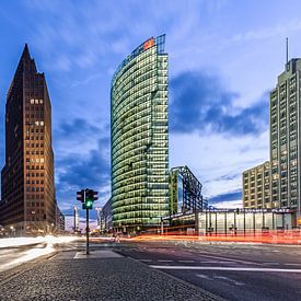 Berlin Potsdamer Platz Skyline zur blauen Stunde von Frank Herrmann