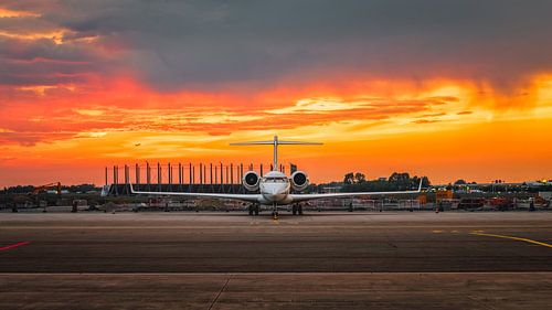 Bombardier sunset at Schiphol East