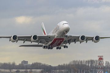 Take-off Emirates Airbus A380 vanaf Schiphol. van Jaap van den Berg
