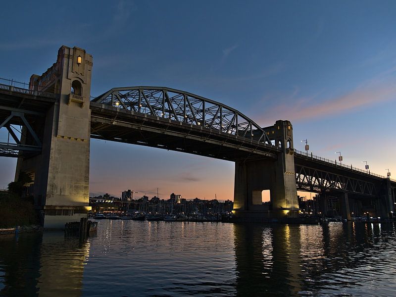 Burrard Street Bridge von Timon Schneider