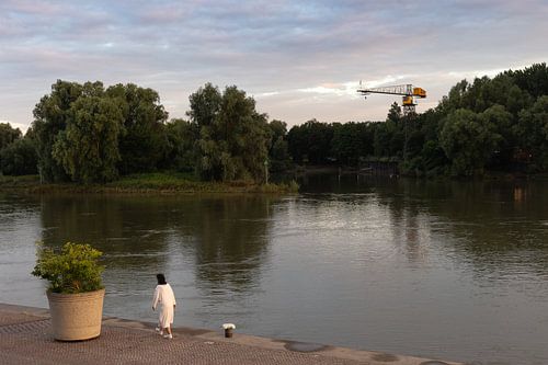 Image de rêve du Rhin à Arnhem, aux Pays-Bas. sur Jochem Oomen
