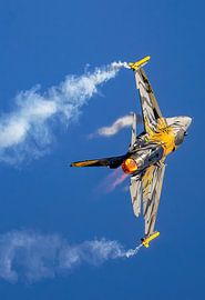 F-16 X-Tiger Solo Display van Guy Croisiaux