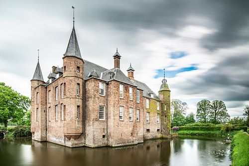 Slot Zuylen in Oud Zuilen met een indrukwekkende lucht