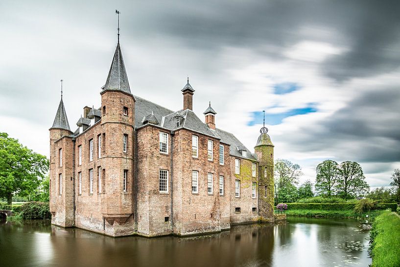 Slot Zuylen (castle) with an impressive sky by Michel Geluk