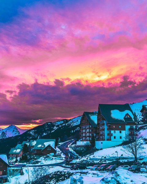 Coucher de soleil coloré sur les Alpes françaises par Mick van Hesteren