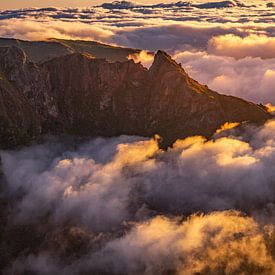 Play of colors during sunrise on the island of Madeira by Sven van Rooijen