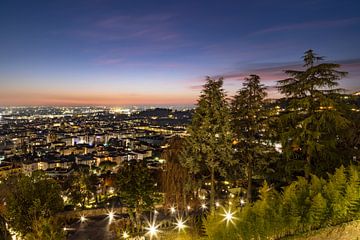 BERGAMO Zonsondergang vanaf de stadsmuren van Città Alta van Melanie Viola