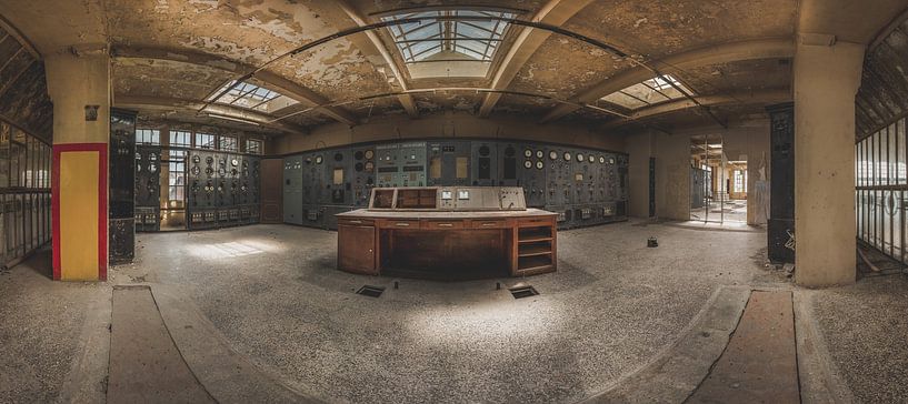 Abandoned Control Room by Sebastiaan Bosveld