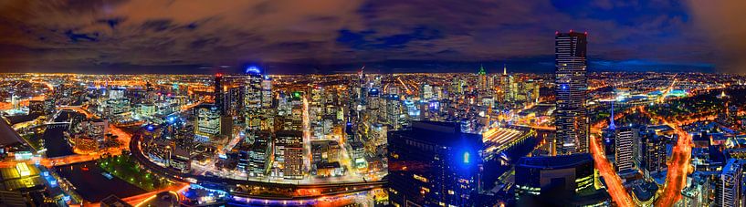 Melbourne Skyline Abend von Atelier Liesjes