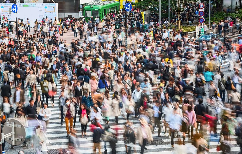 Shibuya voetgangersoversteekplaats met menigte van Yevgen Belich