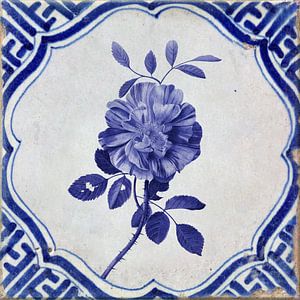 Delft Blue flower tile