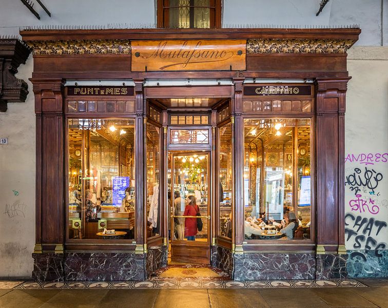 Caffè Mulassano dans le centre de Turin, Italie par Joost Adriaanse